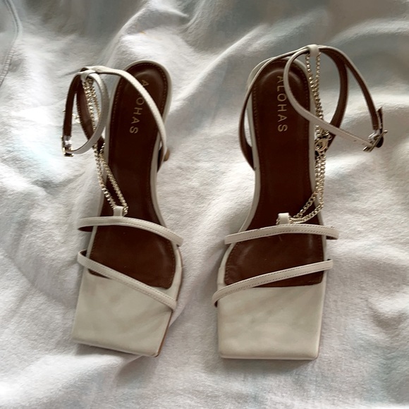 alohas strappy heels